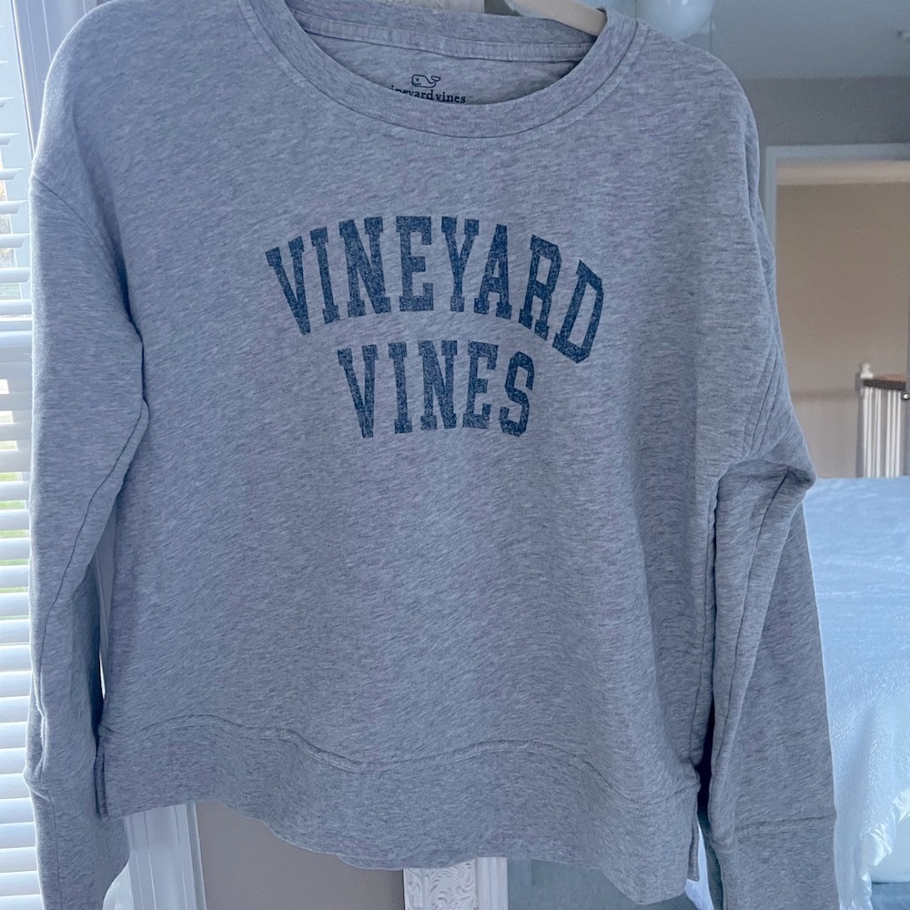 Vineyard Vines Women’s Classic Comfort Logo Gray Crewneck Sweatshirt, Size Small